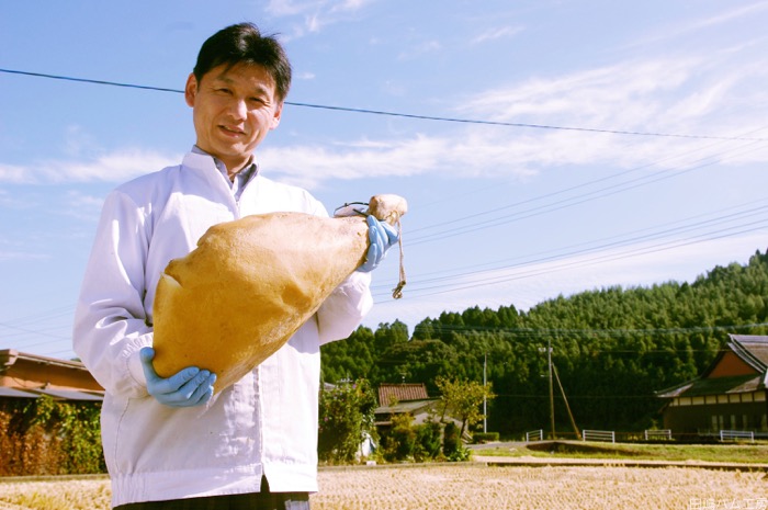 生ハム畑の前の社長